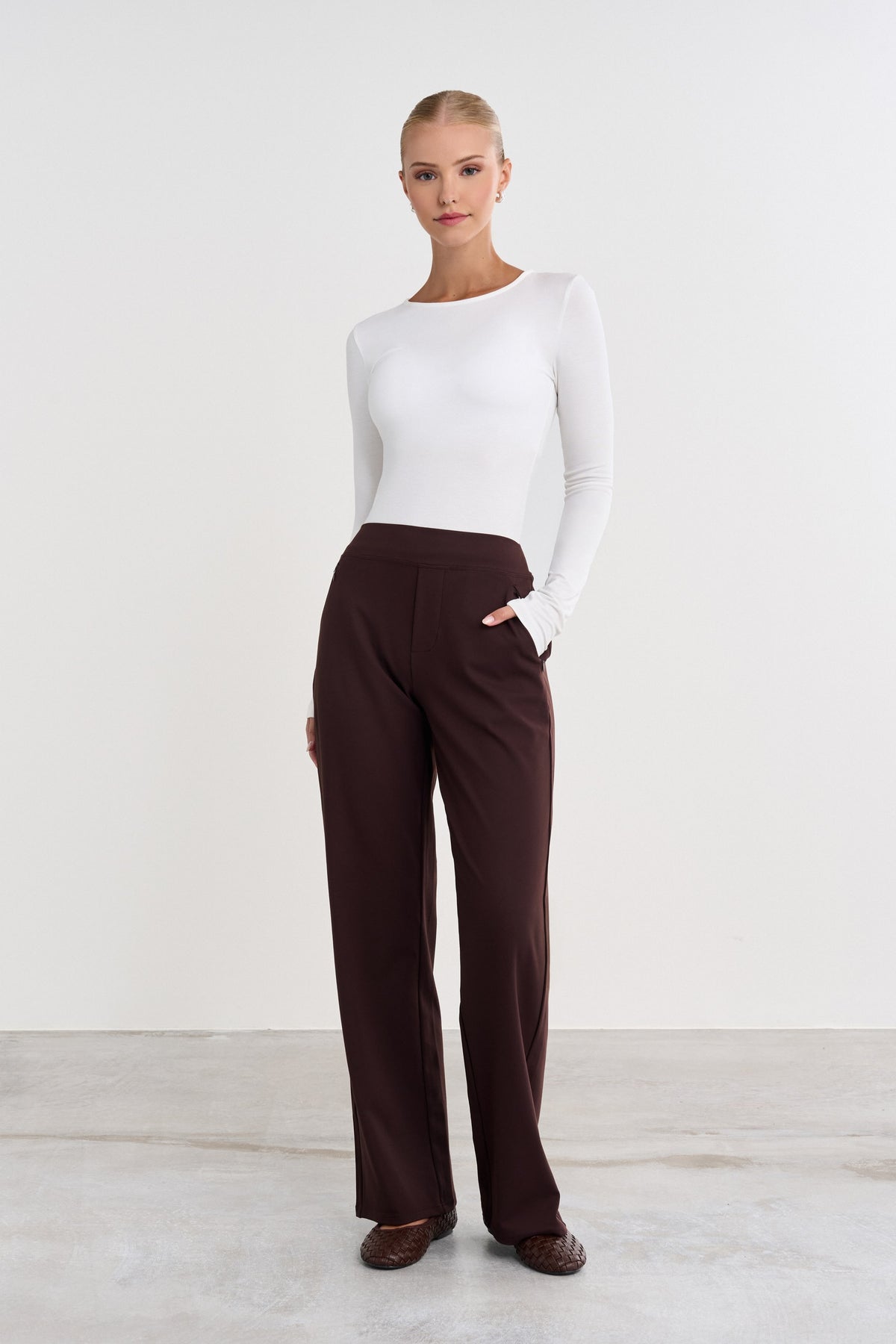 Tailored Relaxed Pants - for dame - Famme - Pants